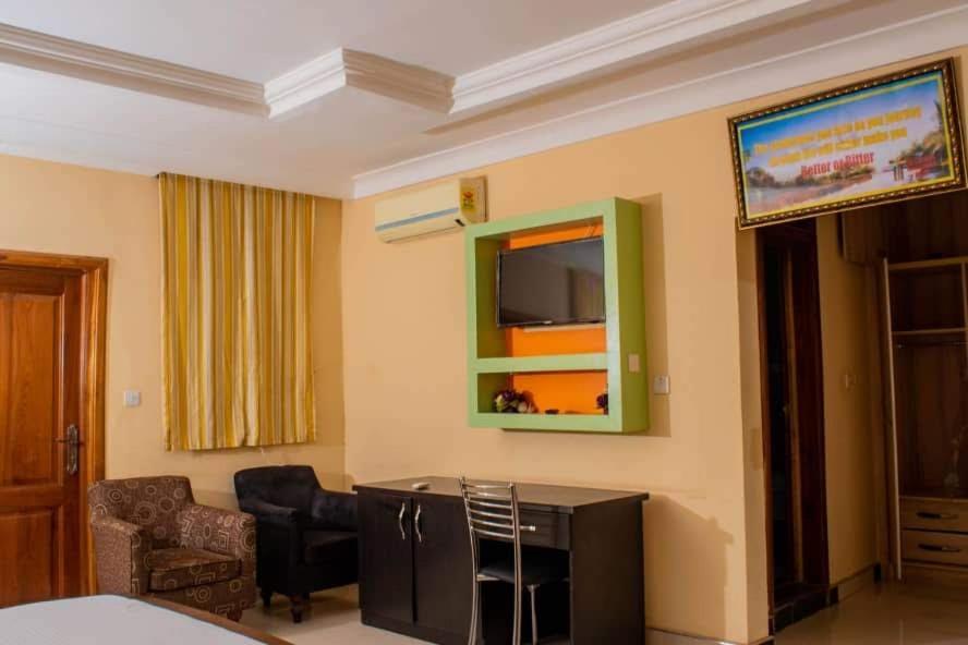 Dc Ambassadors Hotel Dawhwenya 외부 사진
