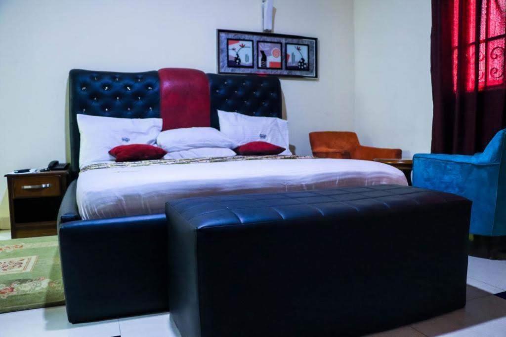 Dc Ambassadors Hotel Dawhwenya 외부 사진